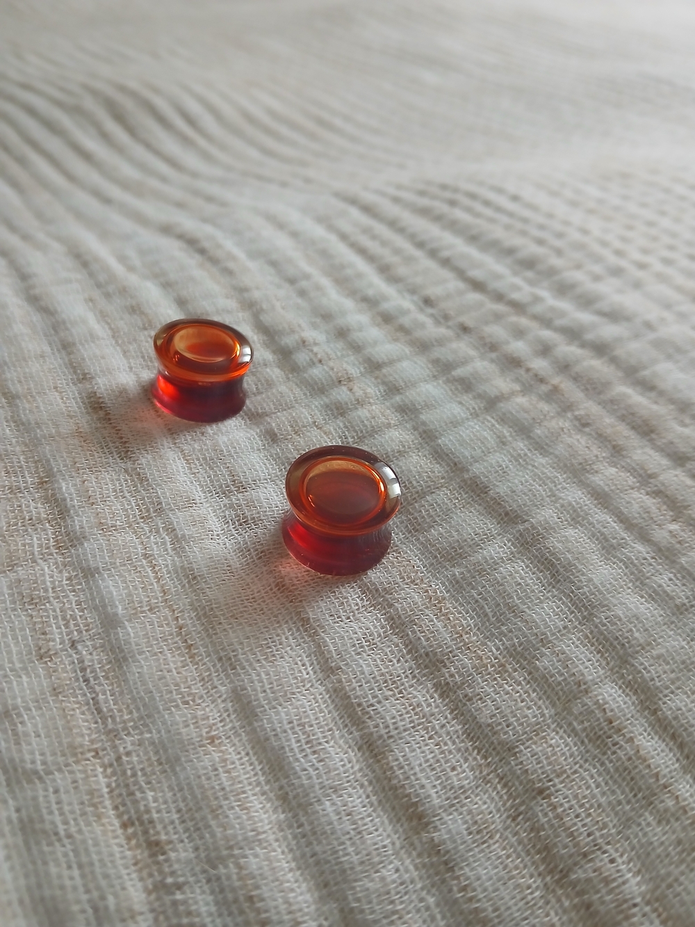 (2/20$)Fake Blood Acrylic Double-Flare Ear Plugs - Pair